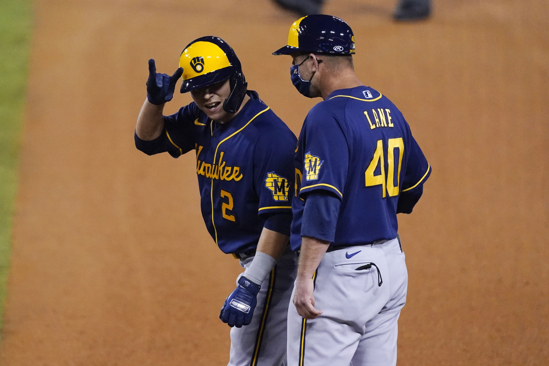 Dodgers 3, Brewers 0